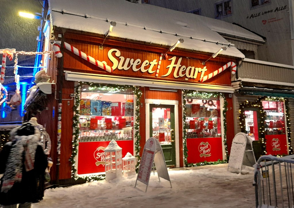 This image has an empty alt attribute; its file name is 12-1.jpg